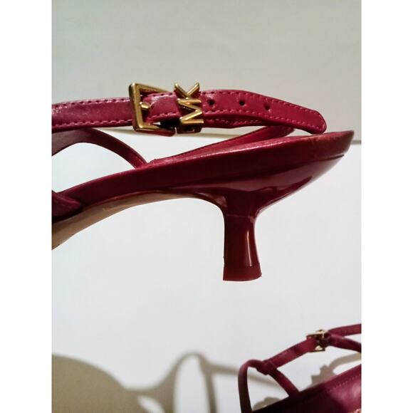 Michael Kors Women's Tasha T- Strap Sandals Rasberry Gold Tone Hardware Size 7 - Picture 8 of 10